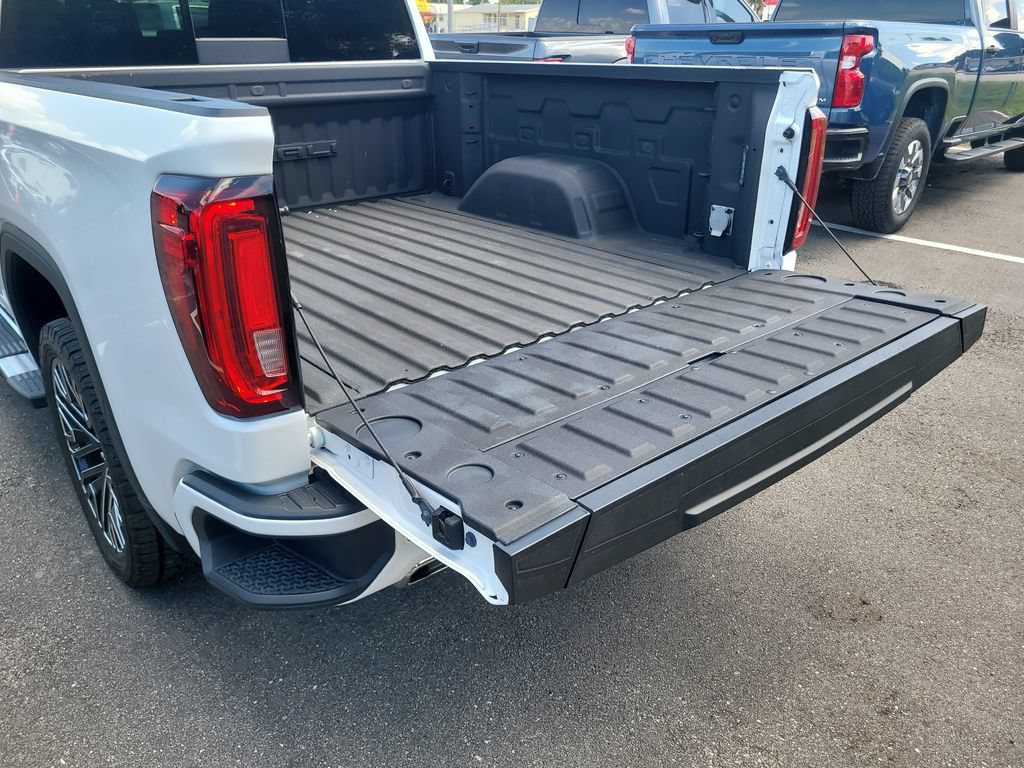 Used 2023 GMC Sierra 1500 Denali w/ Technology Package AWD/4WD image 7