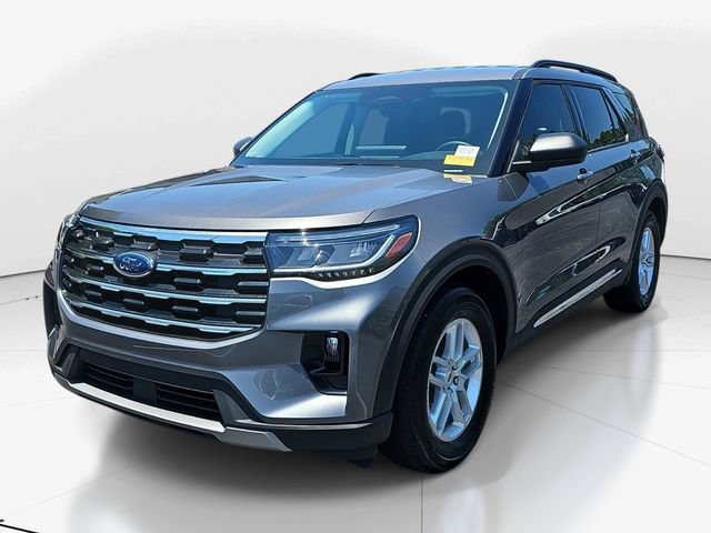Certified 2025 Ford Explorer Active w/ Active Comfort Package RWD image 9
