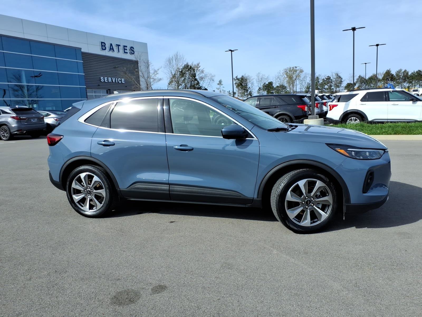 Certified 2025 Ford Escape Platinum w/ Premium Technology Package image 6