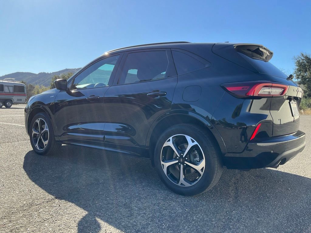 Certified 2024 Ford Escape ST-Line Elite w/ Premium Technology Package image 9
