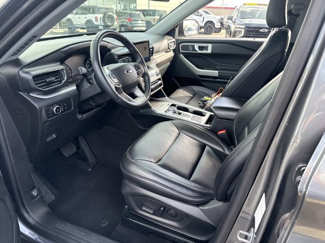 Certified 2024 Ford Explorer XLT w/ Equipment Group 202A RWD image 23