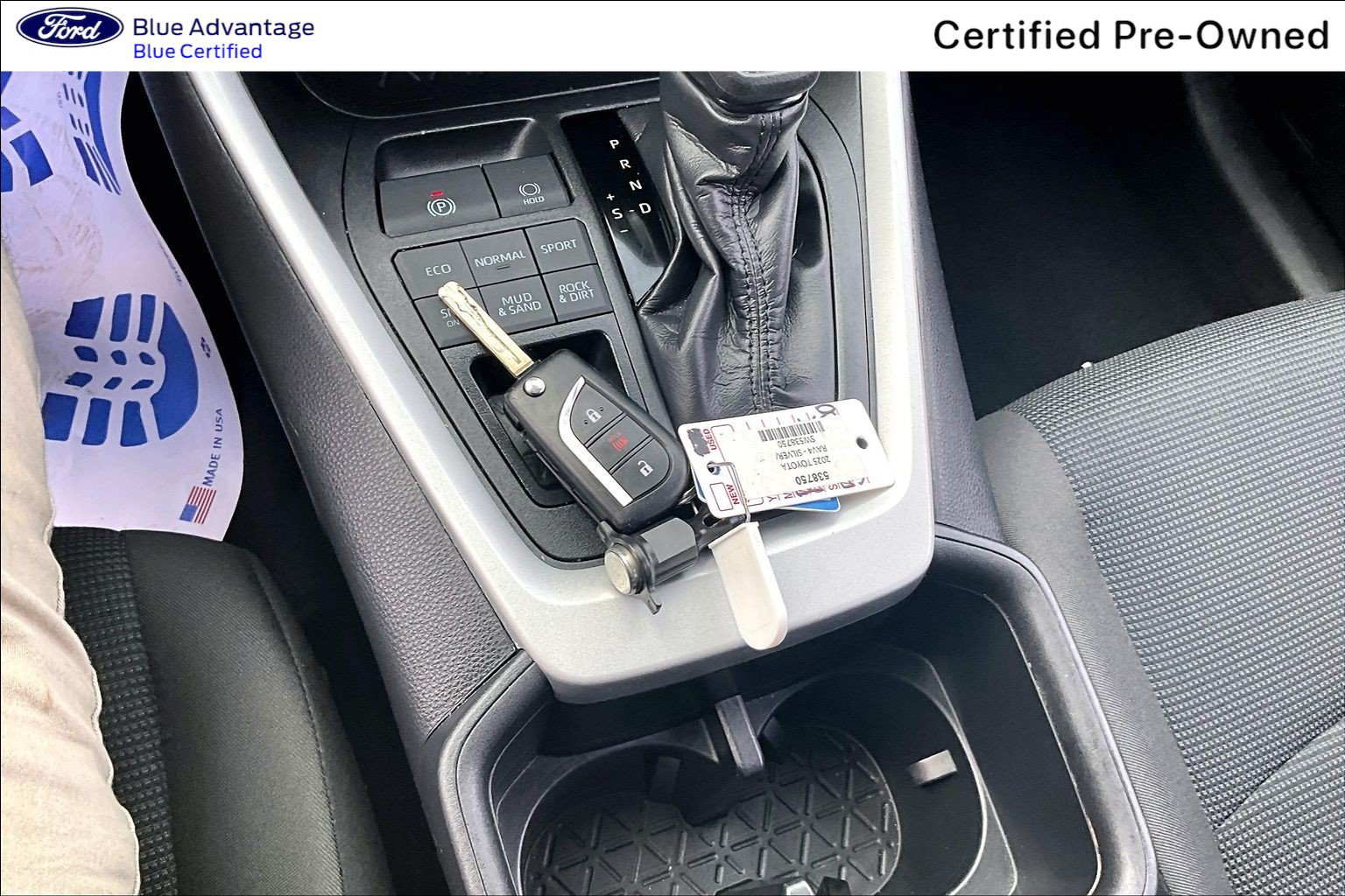 Used 2025 Toyota RAV4 LE AWD/4WD image 12