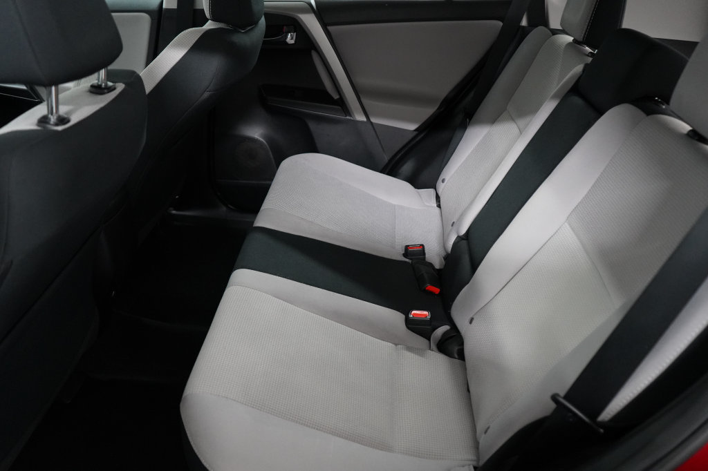 Used 2018 Toyota RAV4 XLE AWD/4WD image 21