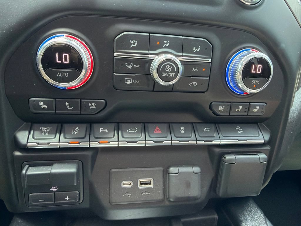 Used 2020 GMC Sierra 2500 Denali w/ Denali Ultimate Package AWD/4WD image 15