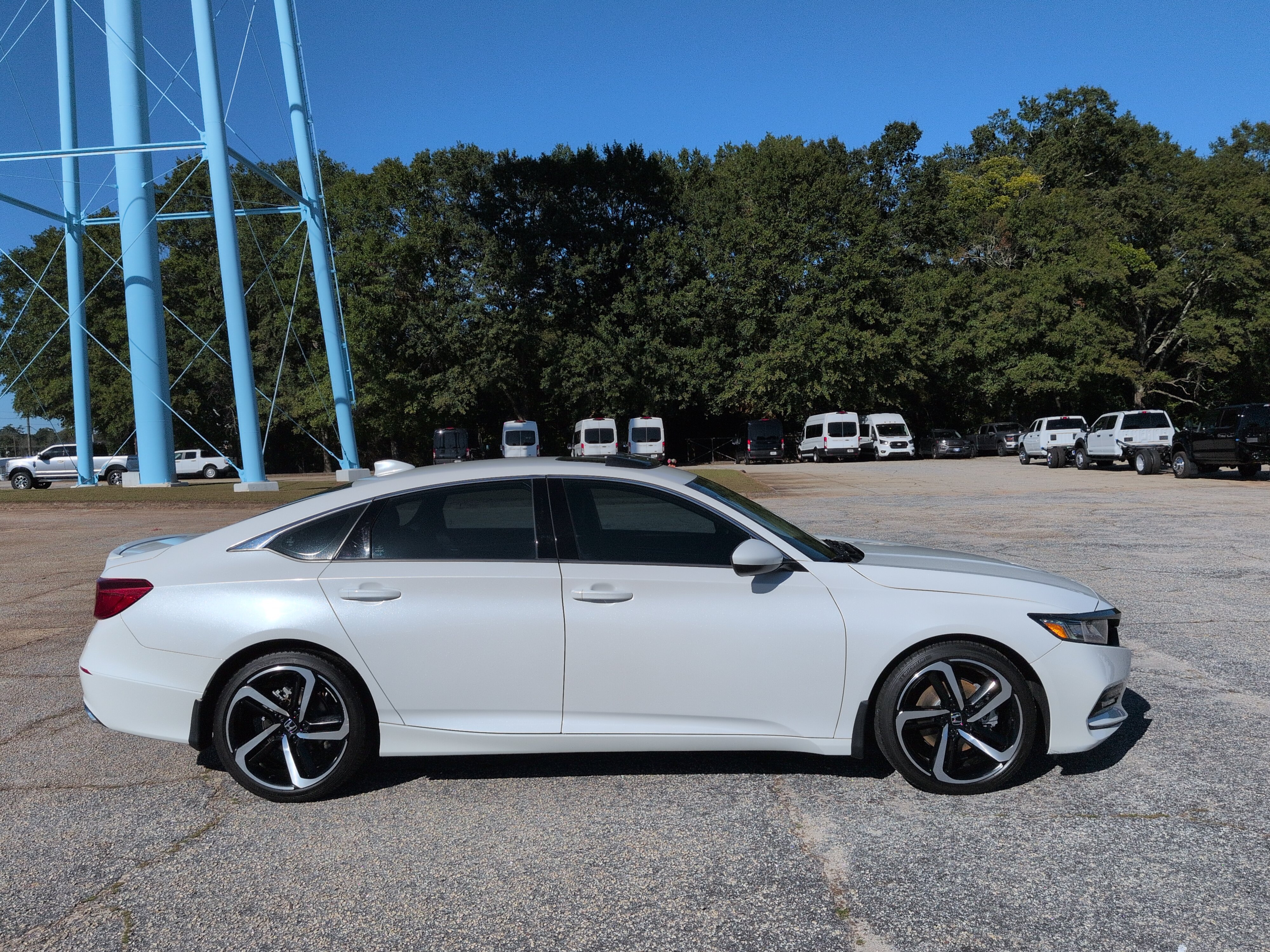 Used 2020 Honda Accord Sport image 2