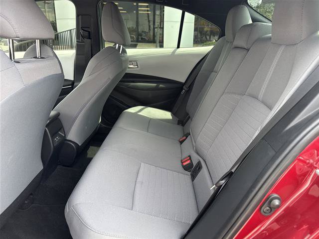 Used 2023 Toyota Corolla SE w/ Carpet Mat Package (TMS) FWD image 5