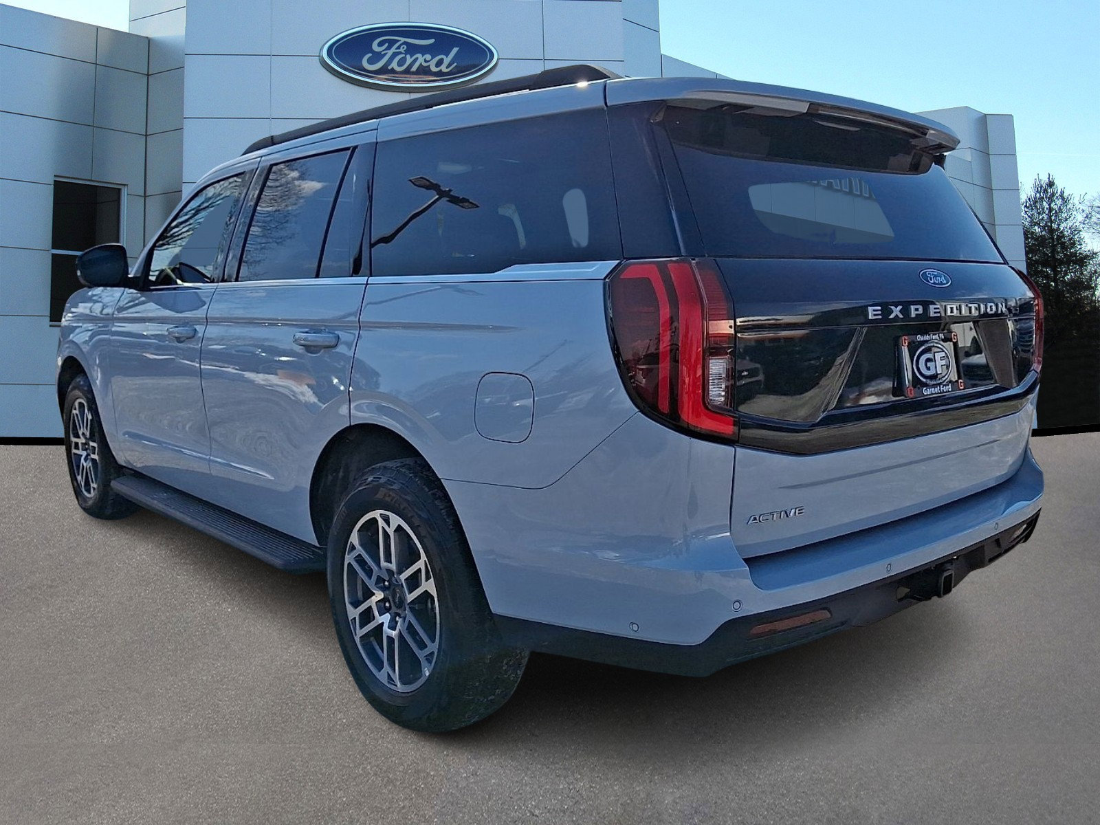 Certified 2025 Ford Expedition Active AWD/4WD image 5