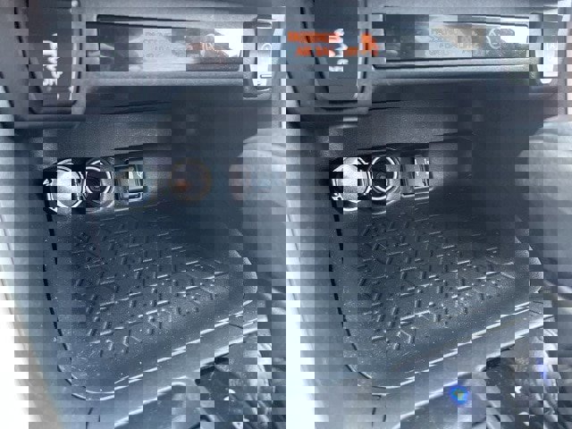 Used 2019 Toyota RAV4 LE image 22