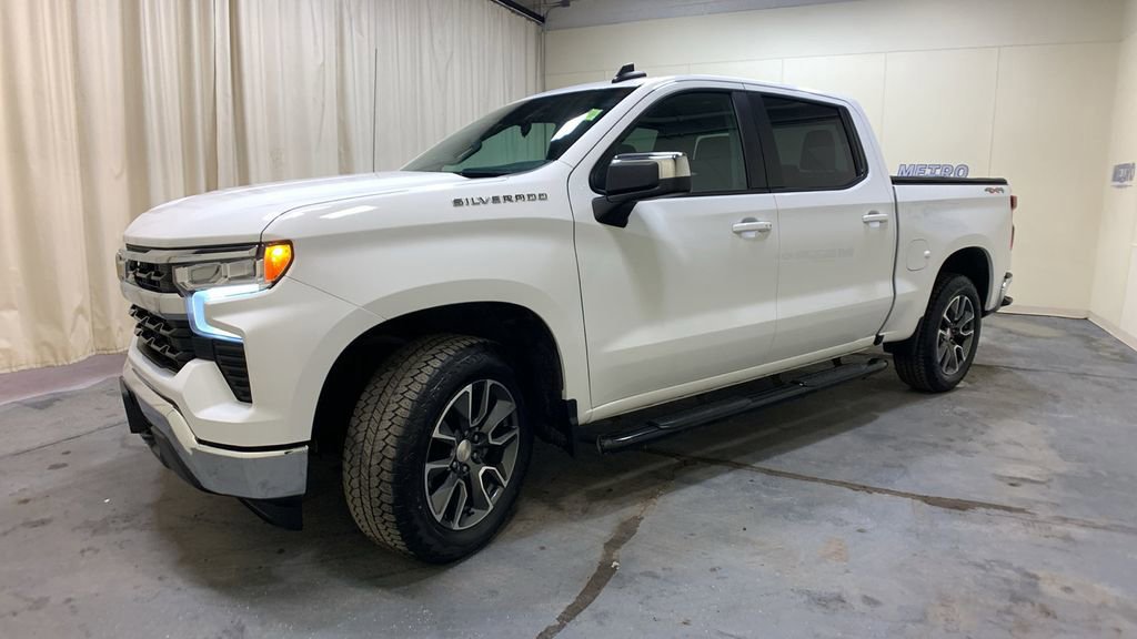 Used 2023 Chevrolet Silverado 1500 LT image 2