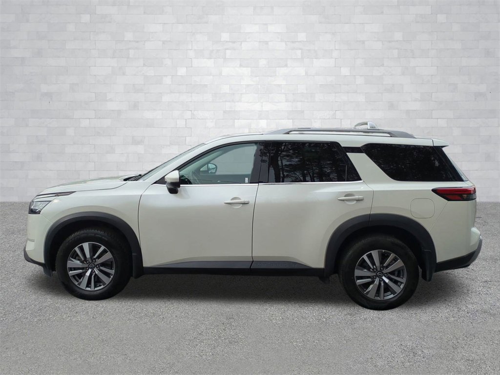 Used 2023 Nissan Pathfinder SL w/ Lighting Package (N92) image 2