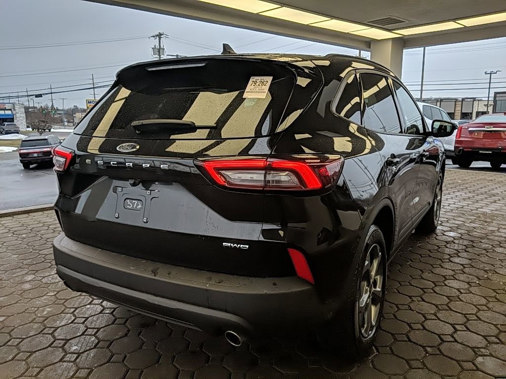 Certified 2025 Ford Escape ST-Line w/ Cold Weather Package image 5