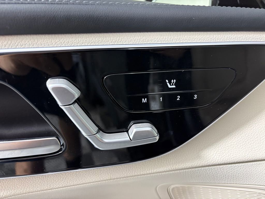 Used 2024 Mercedes-Benz GLC 300 4MATIC image 12