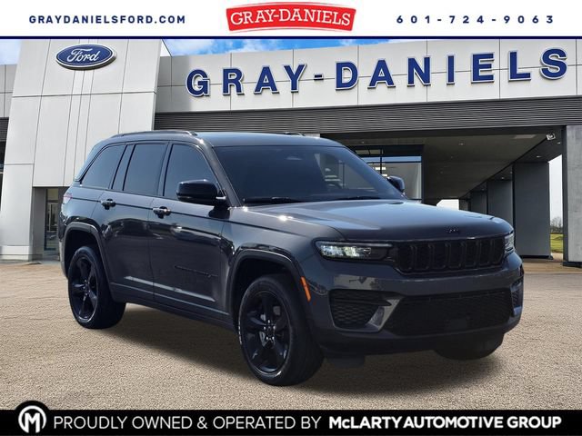 Used 2024 Jeep Grand Cherokee Altitude