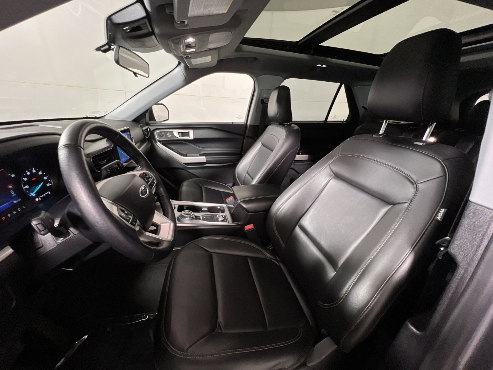 Certified 2022 Ford Explorer XLT w/ Equipment Group 202A image 13