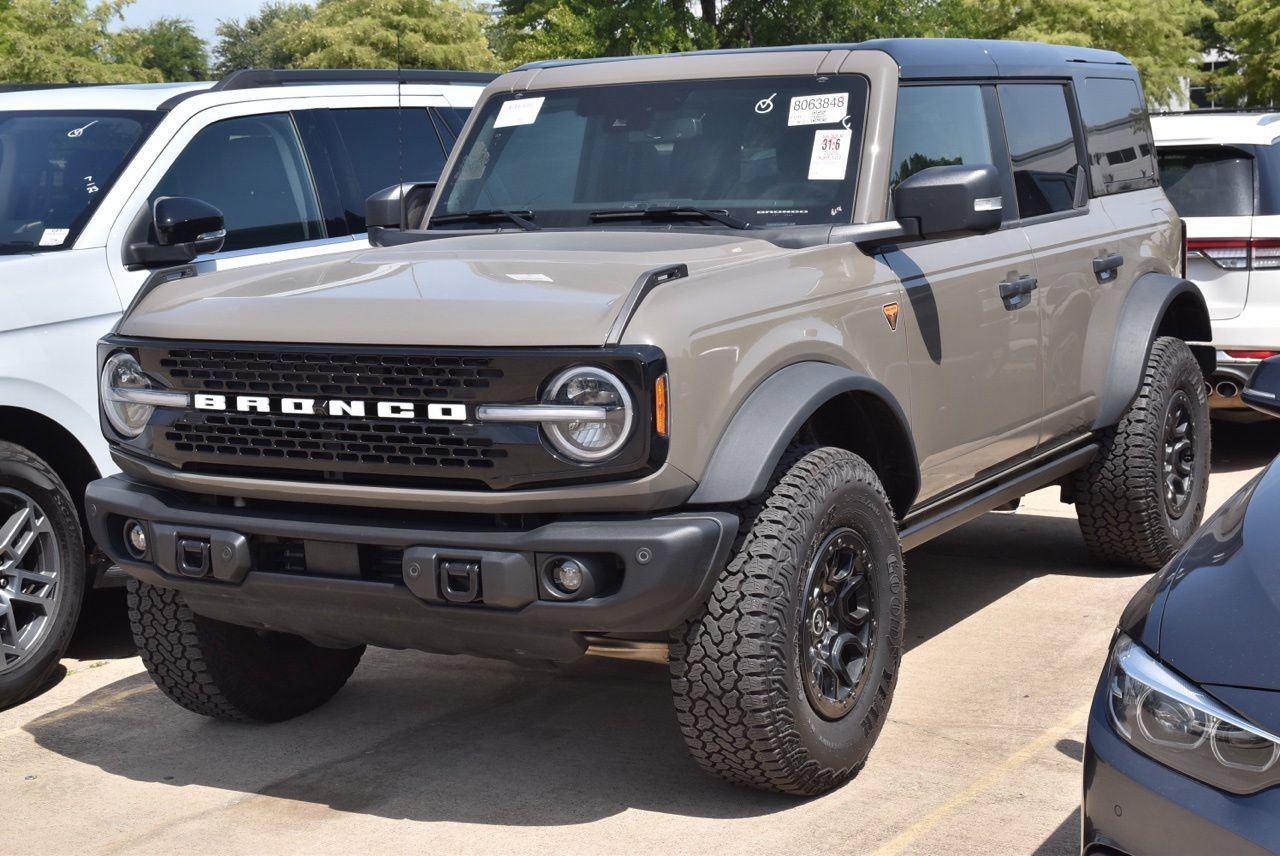 Certified 2025 Ford Bronco Badlands AWD/4WD image 2