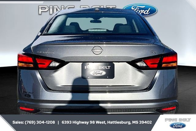 Used 2024 Nissan Altima 2.5 SV image 3