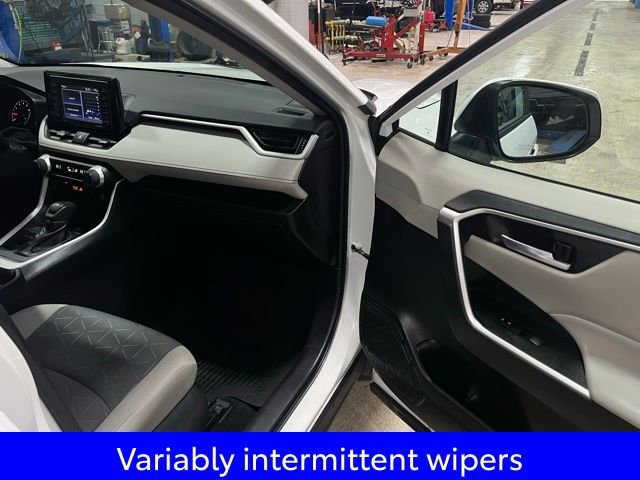 Used 2021 Toyota RAV4 XLE image 23