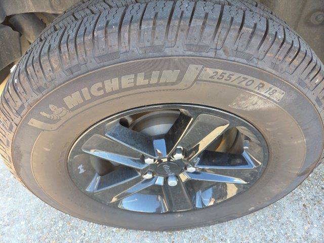 Used 2020 Jeep Wrangler Unlimited Sahara AWD/4WD image 21