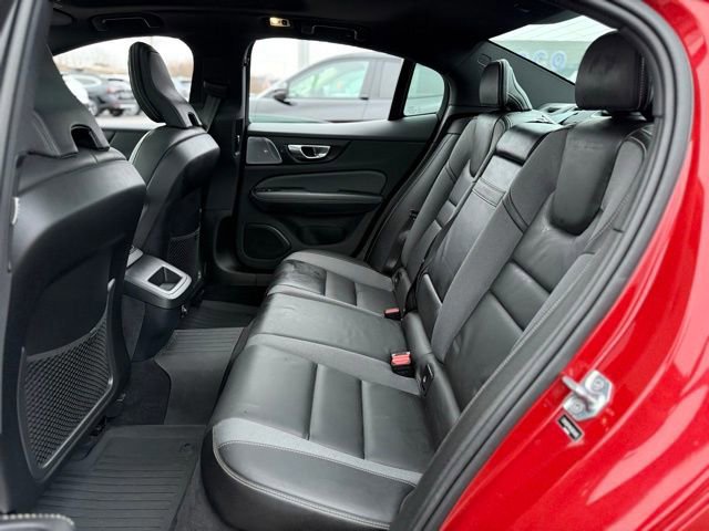 Used 2019 Volvo S60 T5 R-Design image 27