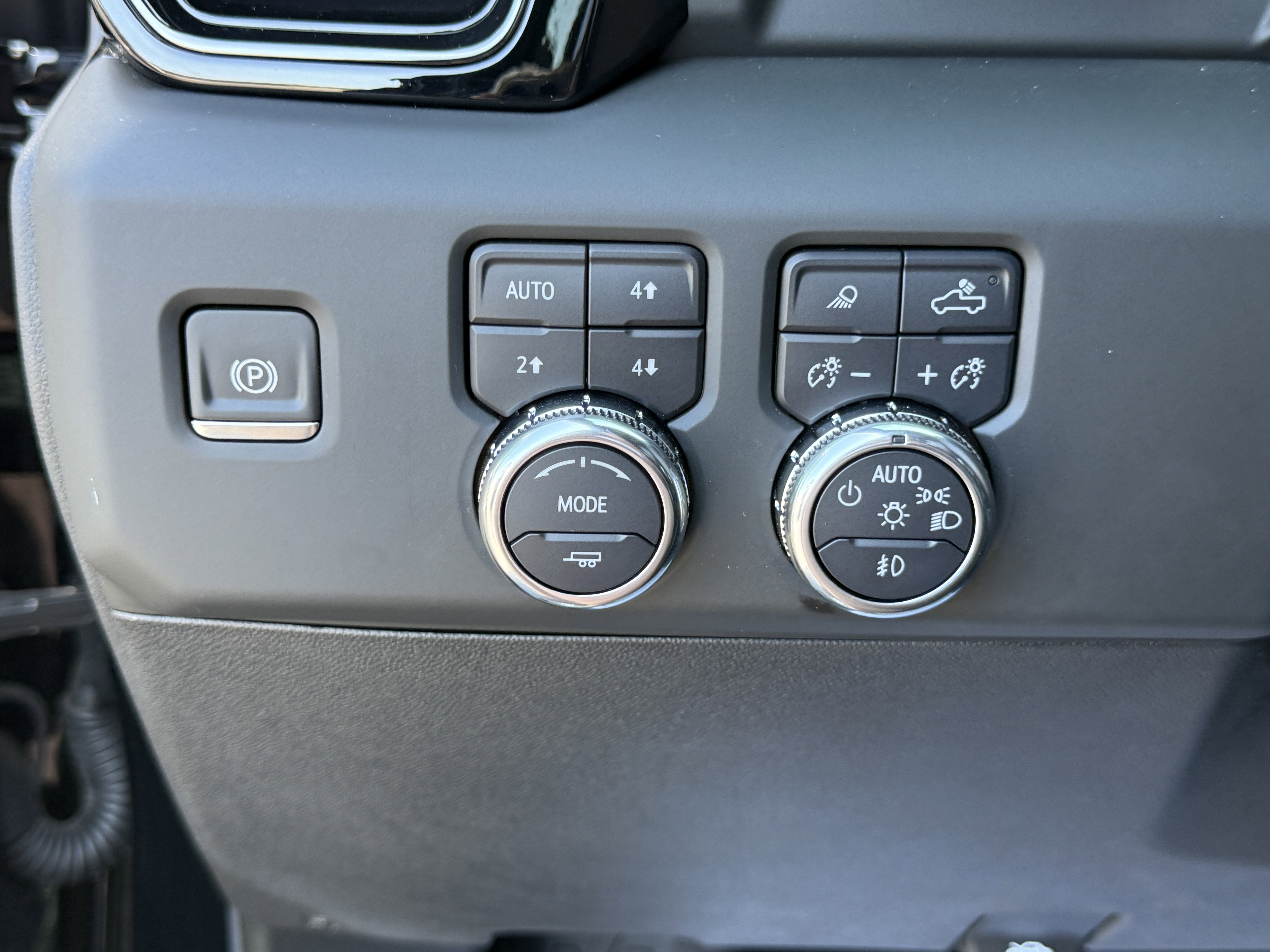 Used 2024 GMC Sierra 2500 AT4X AWD/4WD image 22