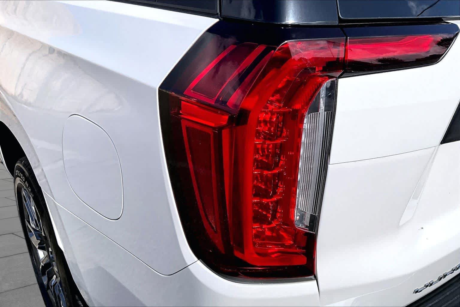 Used 2023 GMC Yukon Denali Ultimate AWD/4WD image 28