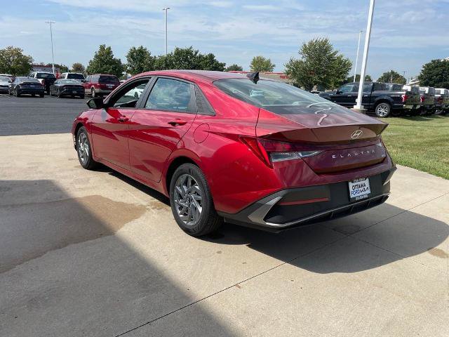 Used 2024 Hyundai Elantra Blue FWD image 7