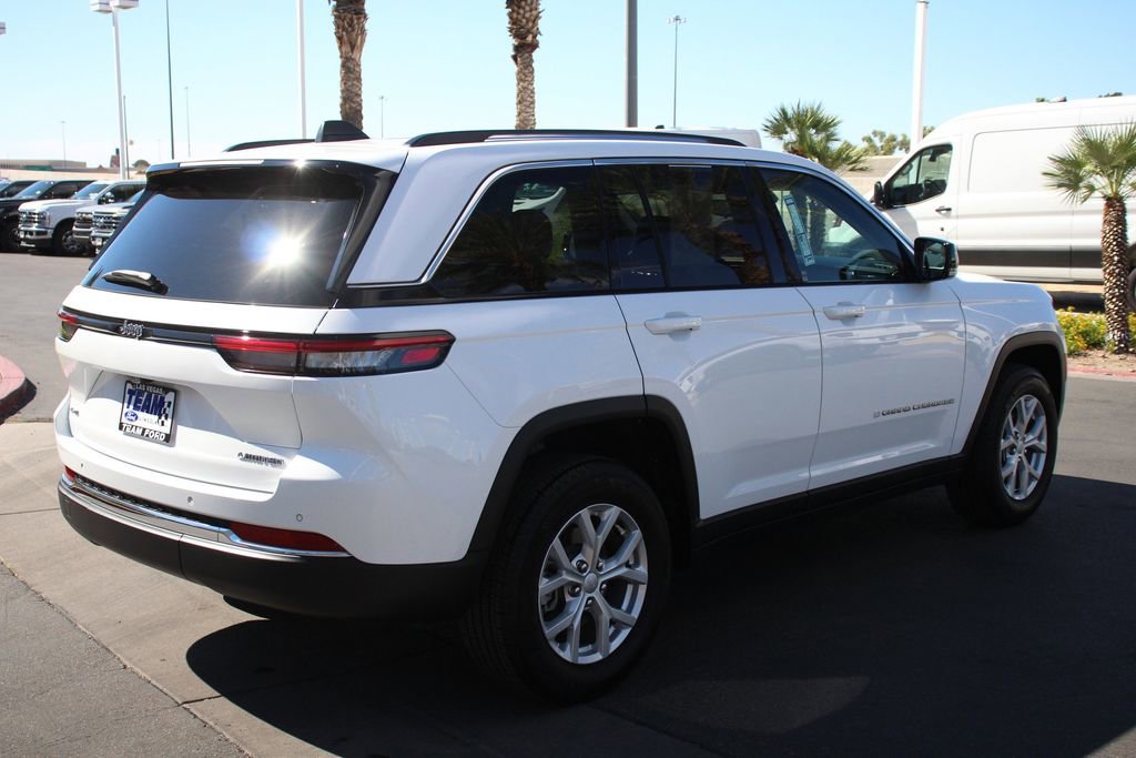 Used 2023 Jeep Grand Cherokee Limited AWD/4WD image 8