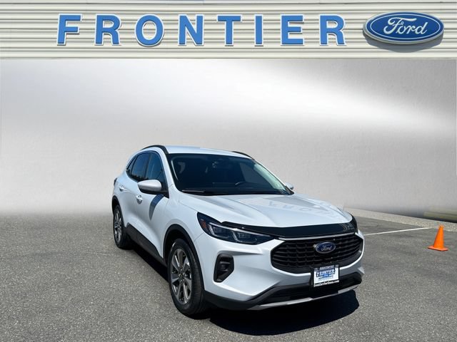 Certified 2025 Ford Escape Platinum AWD/4WD image 8