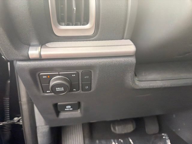 Certified 2025 Ford Expedition Active AWD/4WD image 54