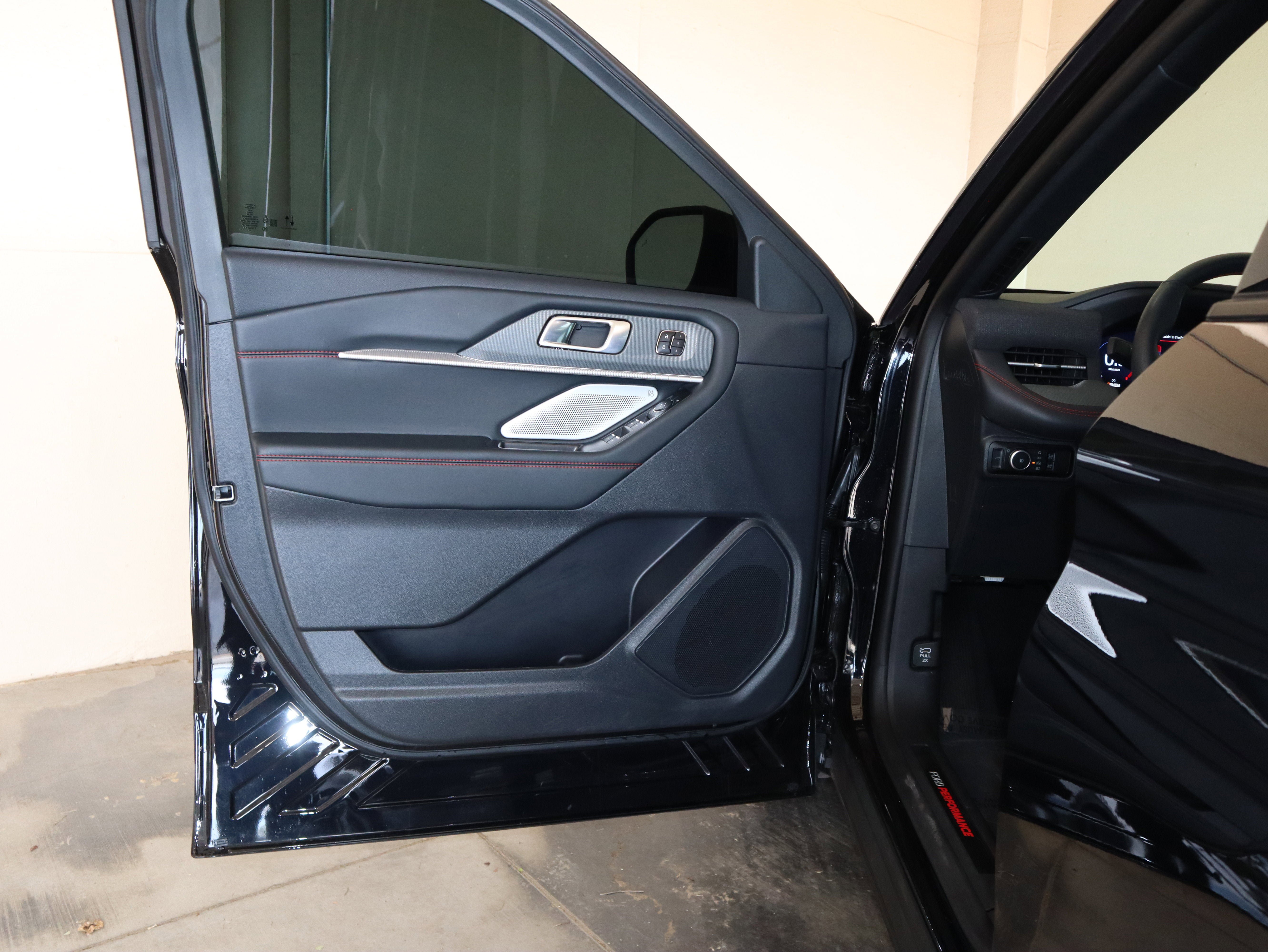 Certified 2025 Ford Explorer ST w/ Sun And Sound Package AWD/4WD image 31