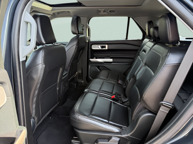 Certified 2023 Ford Explorer XLT w/ Equipment Group 202A AWD/4WD image 5