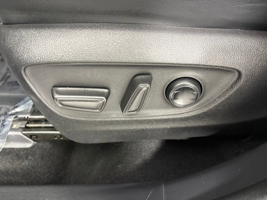 Used 2021 Toyota Highlander XLE image 15