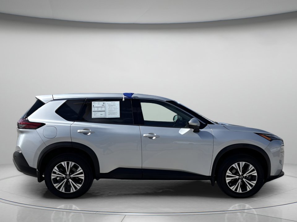Used 2021 Nissan Rogue SV image 5