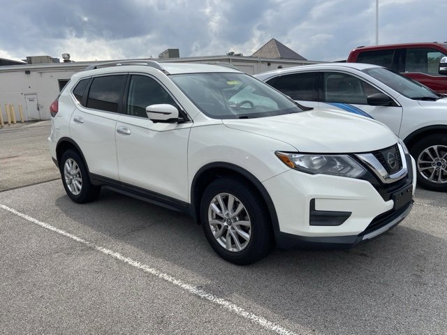 Used 2017 Nissan Rogue SV w/ SV Premium Package image 4