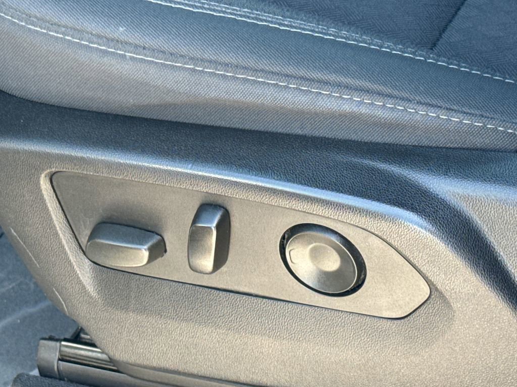 Used 2021 Chevrolet Suburban LS RWD image 24