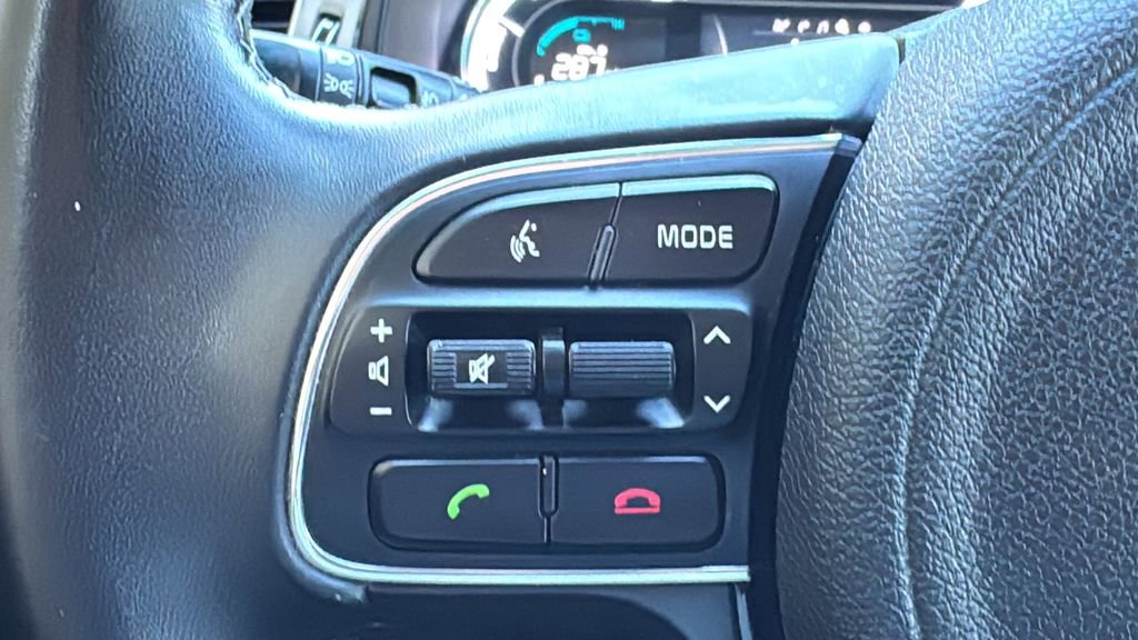 Used 2017 Kia Niro EX image 12