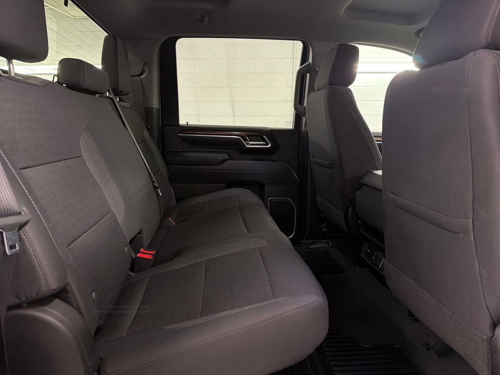 Used 2025 Chevrolet Silverado 2500 LT w/ Convenience Package image 30