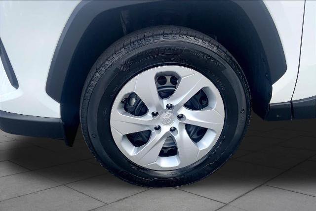 Used 2025 Toyota RAV4 LE AWD/4WD image 11