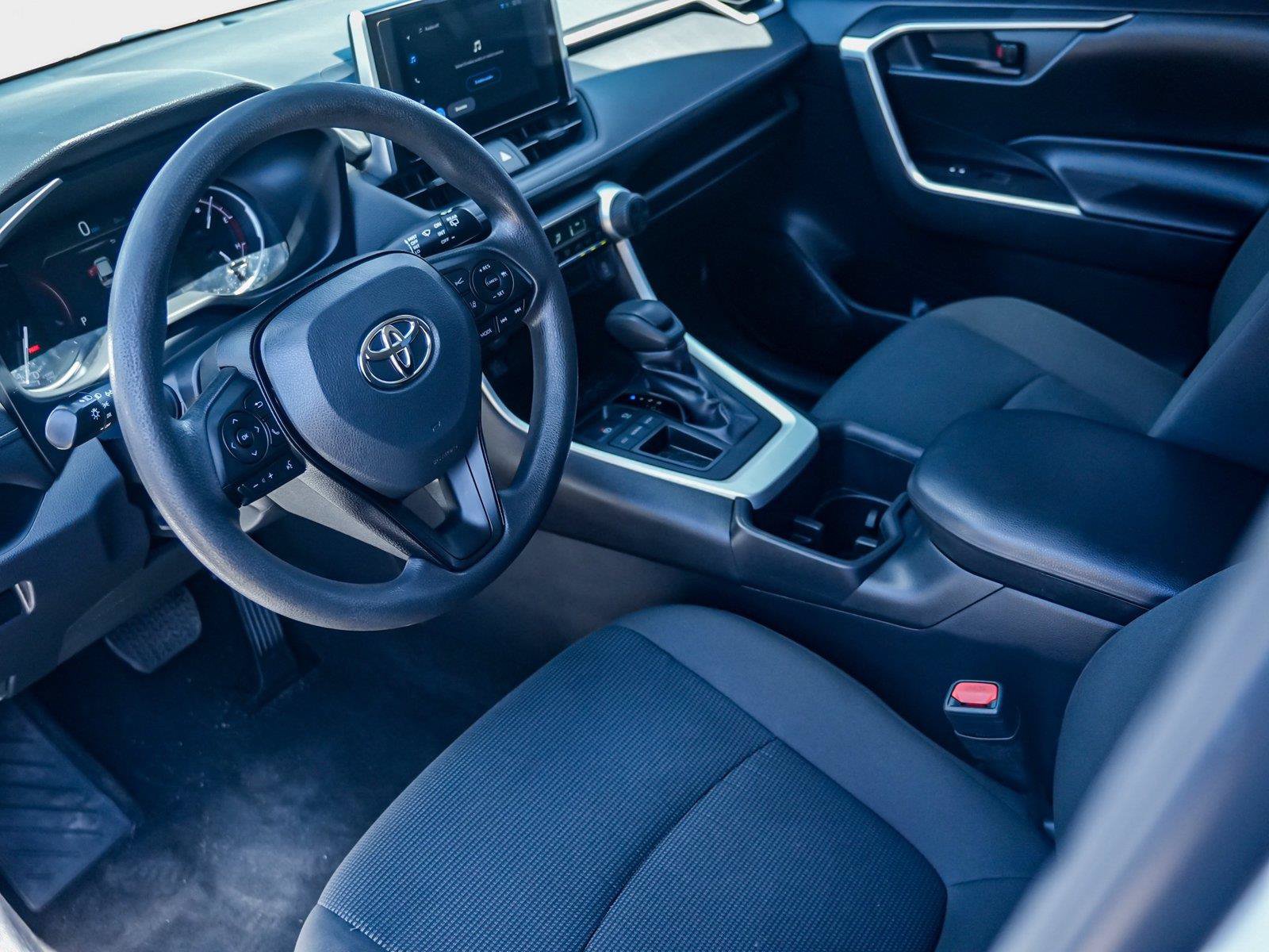 Used 2024 Toyota RAV4 LE FWD image 9