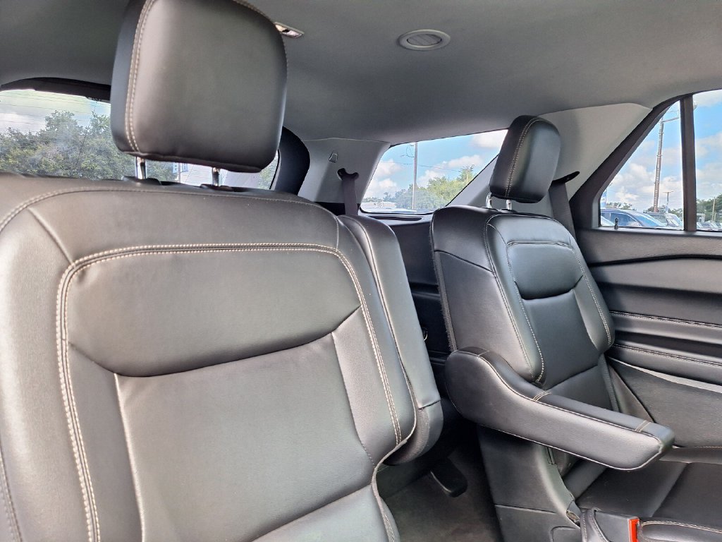 Certified 2022 Ford Explorer XLT w/ Equipment Group 202A RWD image 29