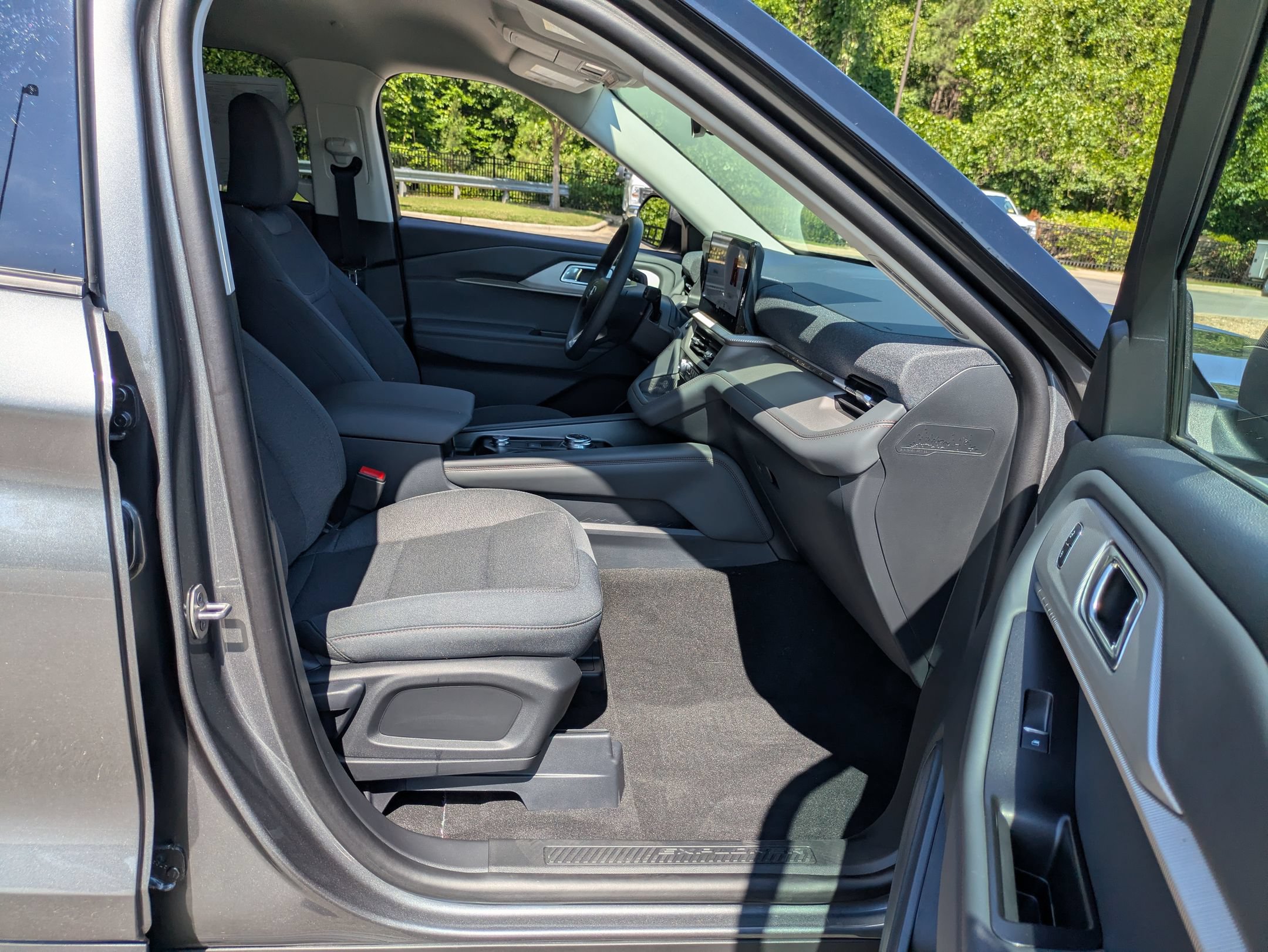 Certified 2026 Ford Explorer Active RWD image 36