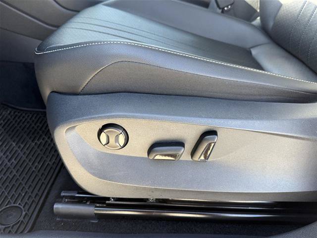 Used 2022 Volkswagen Tiguan SE AWD/4WD image 20
