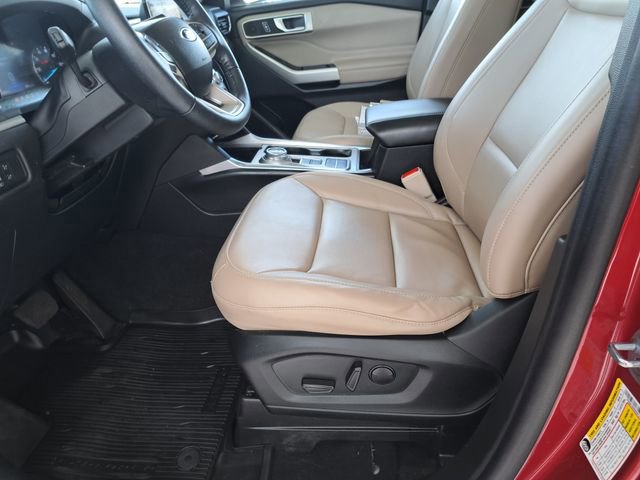Certified 2022 Ford Explorer XLT w/ Equipment Group 202A image 22
