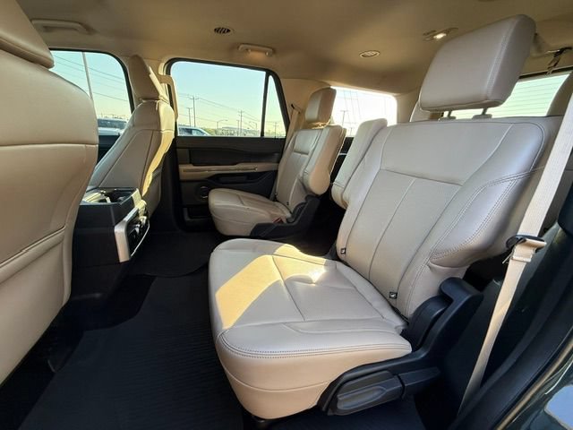 Certified 2022 Ford Expedition XLT RWD image 8