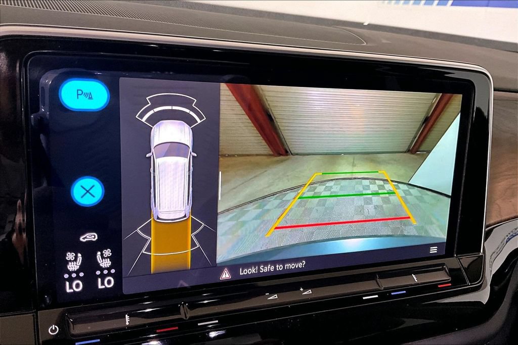 Used 2025 Volkswagen Atlas SE FWD image 17