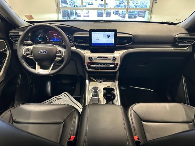 Certified 2024 Ford Explorer XLT w/ Equipment Group 202A AWD/4WD image 8