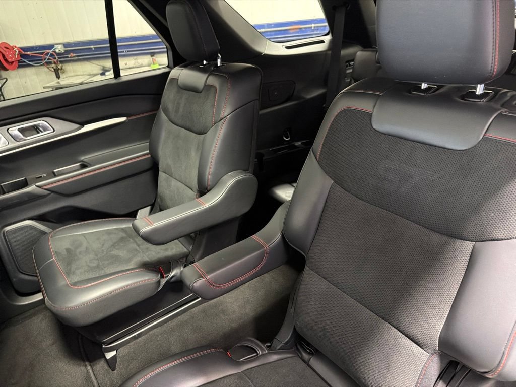 Certified 2025 Ford Explorer ST w/ Sun And Sound Package AWD/4WD image 13