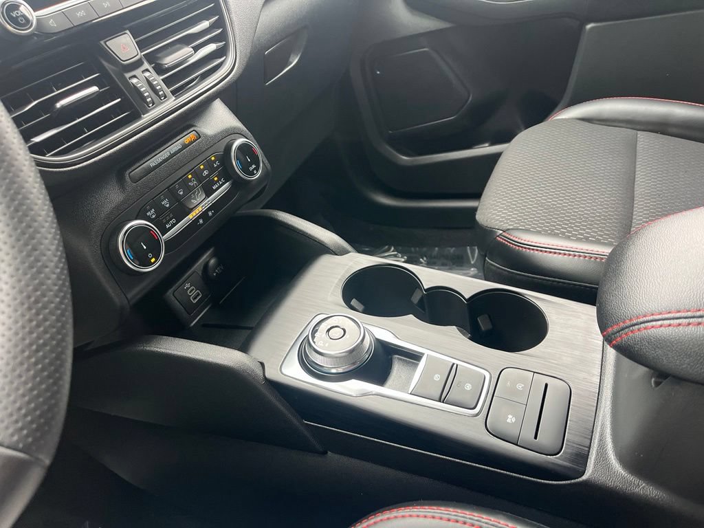Certified 2026 Ford Escape ST-Line AWD/4WD image 31