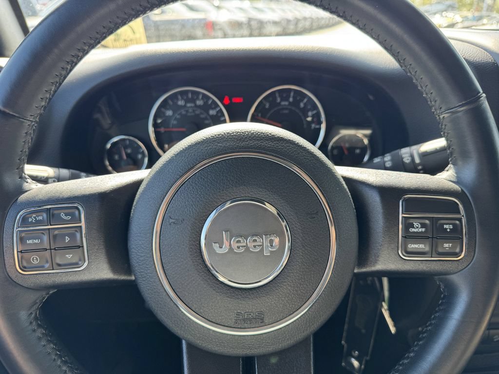 Used 2018 Jeep Wrangler Unlimited Sahara w/ Connectivity Group AWD/4WD image 21
