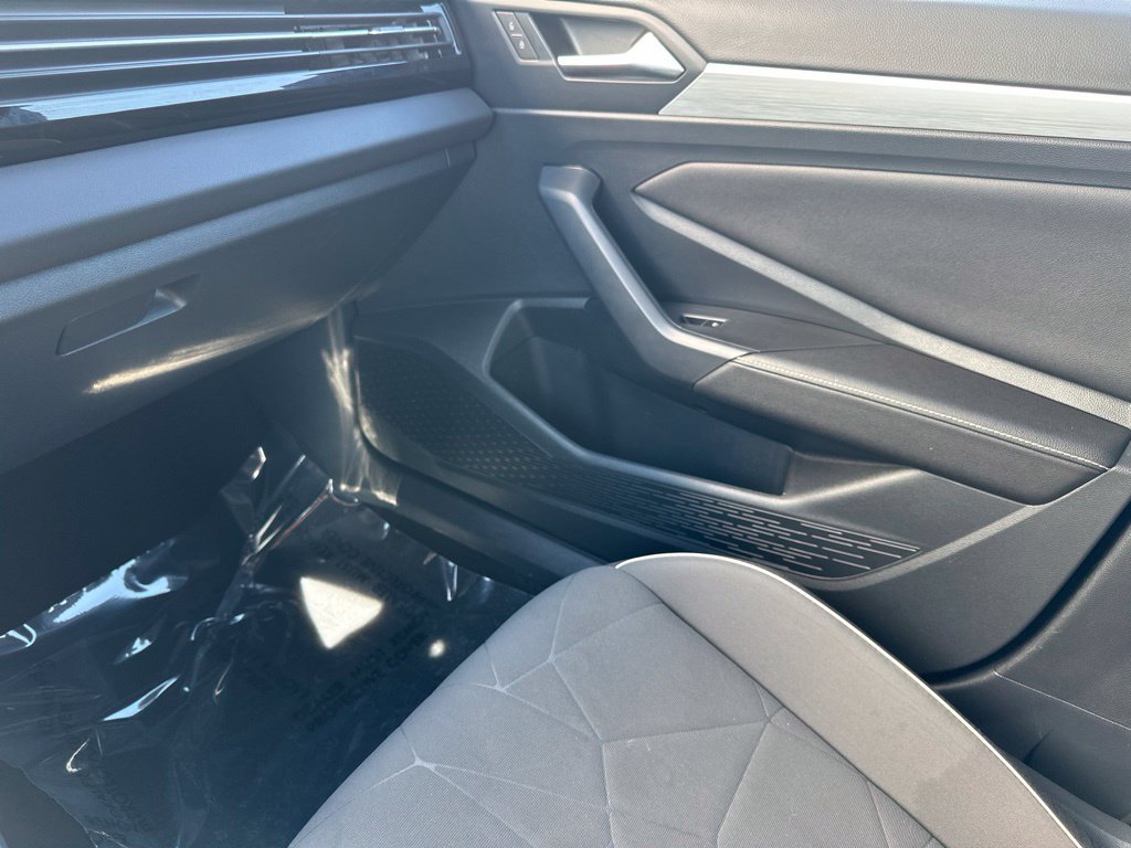 Used 2025 Volkswagen Jetta Sport FWD image 48